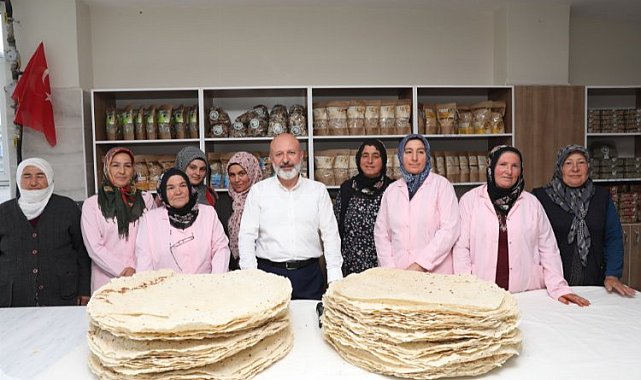 Başkan Çolakbayrakdar, "Kırsal mahallelerde örnek hizmetlere imza atıyoruz"