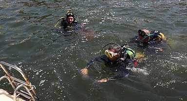 Başkan Deviren deniz dibi temizliğine katıldı