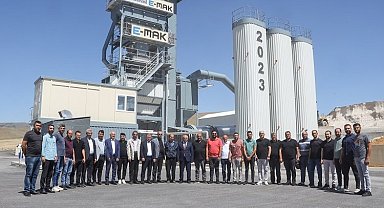 Başkan Esat Öztürk asfalt plentini tanıttı