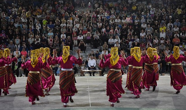Bursa Yıldırım'da 'Erguvan' coşku