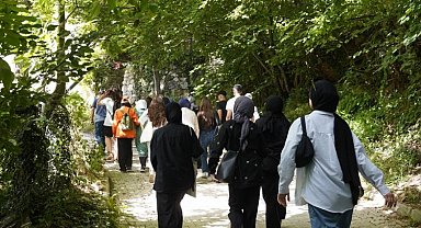 Bursa Yıldırımlı gençler doğa için yürüdü