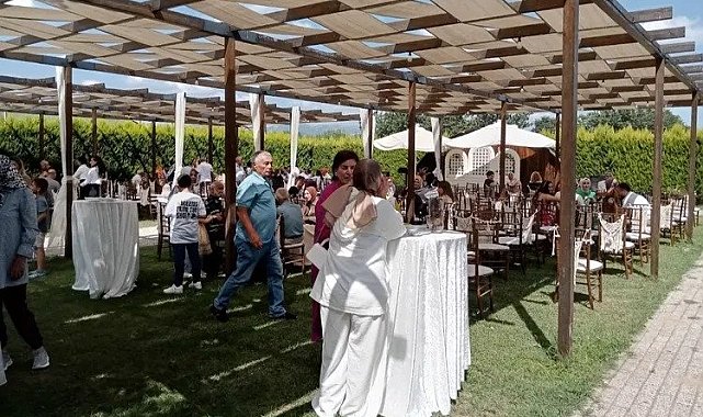Bursa'da düğün salonlarında da boş yer yok