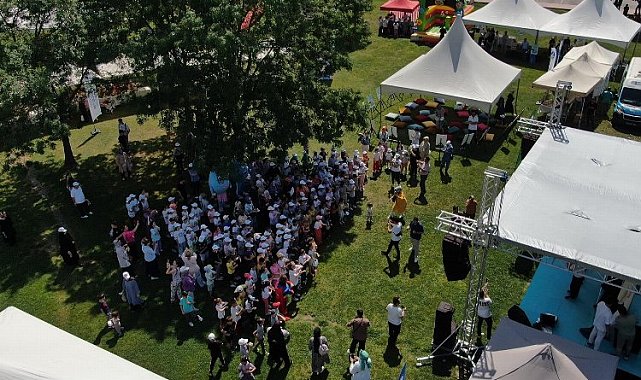 Çocuklar Büyükşehir'in çevre şenliğinde yaza 'merhaba' dedi