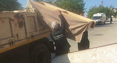 Dilovası'nda çöpe atılan ev eşyaları imha ediliyor