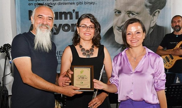 İzmir Karabağlar'da Nazım Hikmet'i unutulmadı