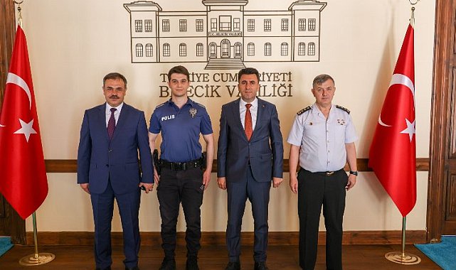 Kahraman polis ödüllendirildi