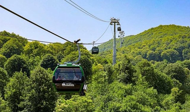 Kocaeli'de karnesini alan teleferiğe koştu