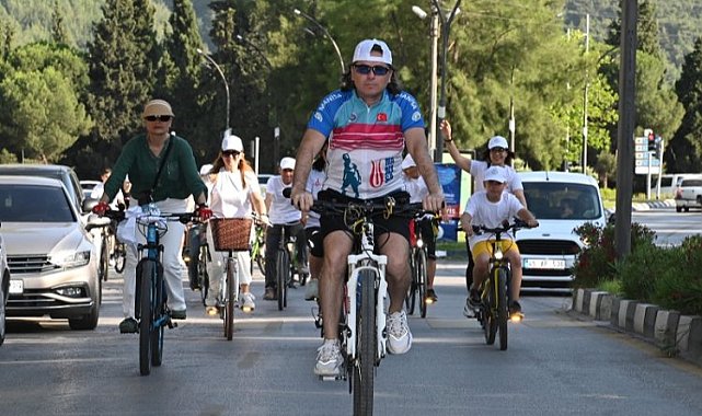 Manisa'da pedallar temiz çevreye çevrildi