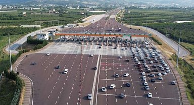 Otoyollardan 21,6 milyon araç geçti