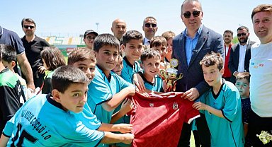 Sivas'ta Muzaffer Güner anısına futbol turnuvası