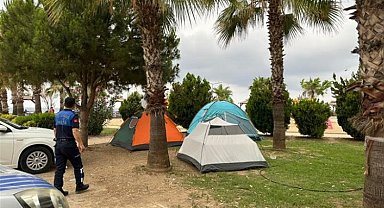 Zabıtadan park otellere baskın