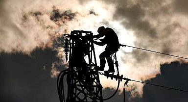Akdeniz'de aşırı sıcaklar elektrik tüketimine her gün yeni rekor kırdırıyor