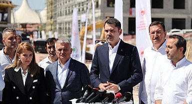 Bakan Kurum Malatya'dan seslendi... Afetzedelerin yüzü gülene kadar buradayım!
