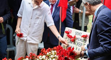 Başkan Alemdar, şehit Serdar Gökbayrak'ın kabrindeydi