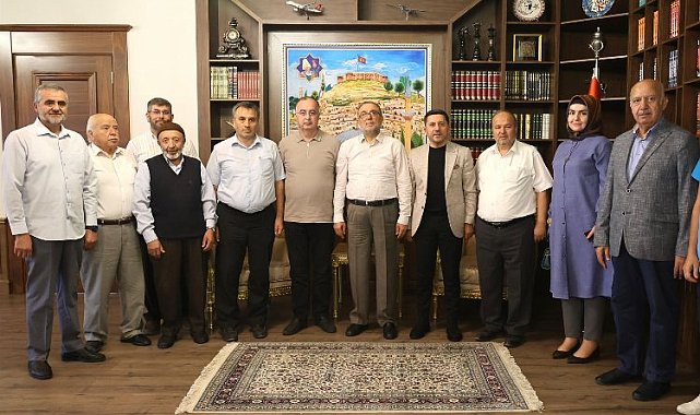 Başkan Arı, toplumun bütün kesimlerini kucaklıyor