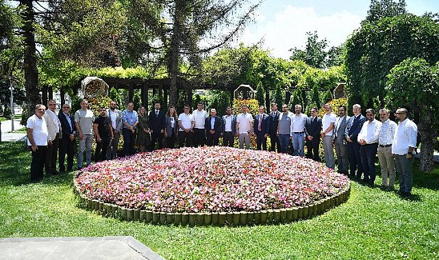 Başkan Büyükkılıç'tan Büyükşehir'de "Akıllı Şehir" zirvesi