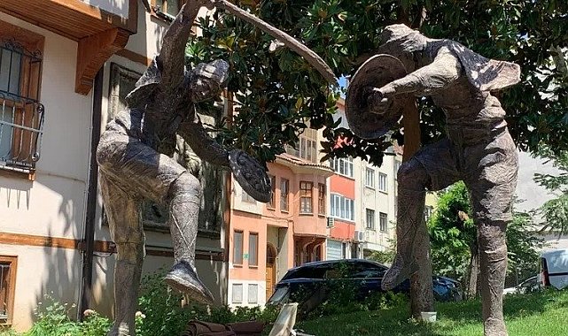 Bursa'da kılıç kalkan geleneği devam ediyor