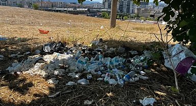 Bursa'daki boş arazi çöp yuvası oldu