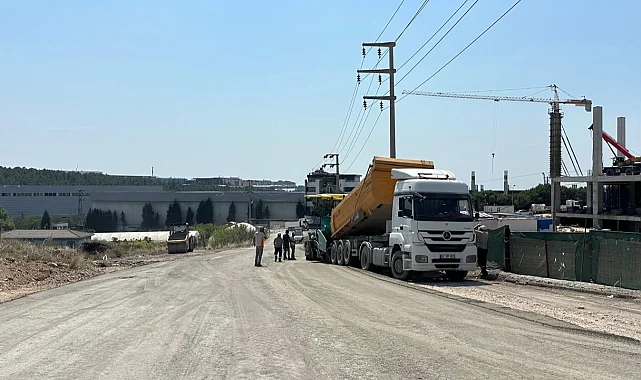 Çayırova Şekerpınar'da üstyapı yenileme çalışması