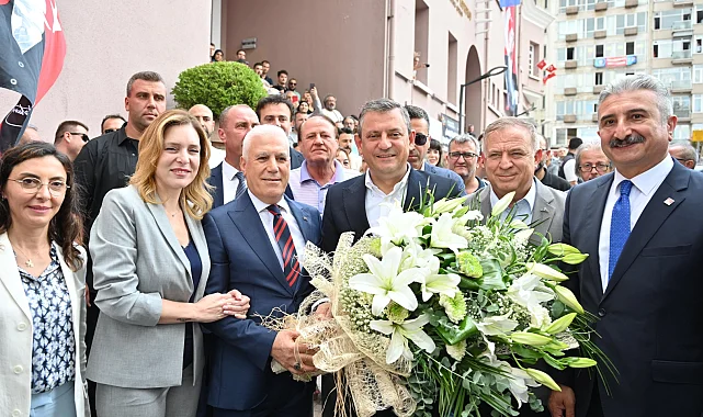 CHP Genel Başkanı Özel, "Bozbey, 100 güne çok önemli hizmetler sığdırdı"