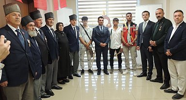 Devlet korumasındaki çocuklar "Demokrasi Nöbeti"tuttu