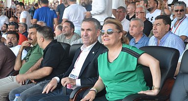 Edirne Kırkpınar'da Kocaelili pehlivanlara tebrik