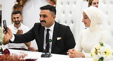 Enkazdan kurtarmıştı, dünya evine girdiler