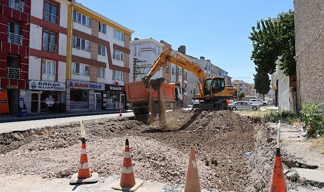 Eskişehir'de yol çalışmaları sürüyor