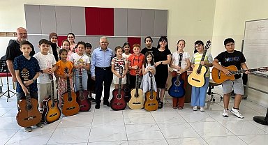 Geleceğin sanatçıları Memduh Büyükkılıç'ı ağırladı