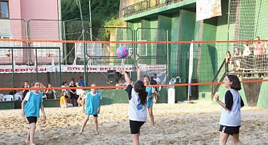 Gölcük'te Plaj Voleybolu heyecanı başlıyor