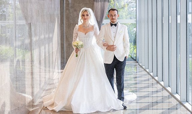 Görkemli düğünle dünyaevine girdiler
