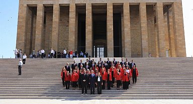 Günay Başkandan Tam Kadro Anıtkabir Çıkarması