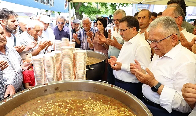Kayseri protokolünden aşure dağıtımı