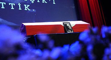 Kenan Işık için AKM'de tören