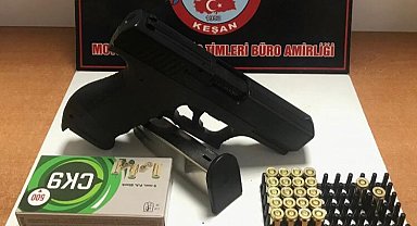 Keşan'da pompalı tüfek ve kurusıkı tabanca ele geçirildi