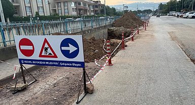 Kocaeli'de Akarca deresi üzerine yaya köprüsü hazırlığı