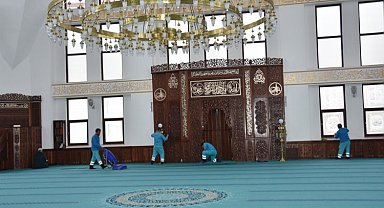 Kocasinan'da camiler gül kokuyor