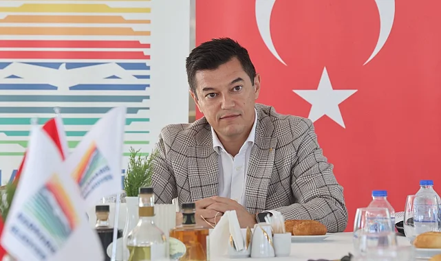 Marmaris Belediye Başkanı Ünlü'den basına vefa