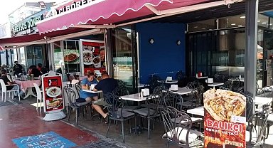 Mudanya sahilinde balık ekmek ilgi odağı oluyor
