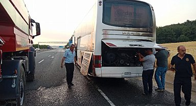Öğrencileri taşıyan otobüsün motorunda çıkan yangın korkuttu