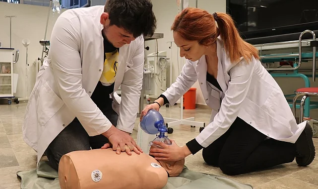 Sağlık teknikerleri sektörün iş yükünü hafifletiyor