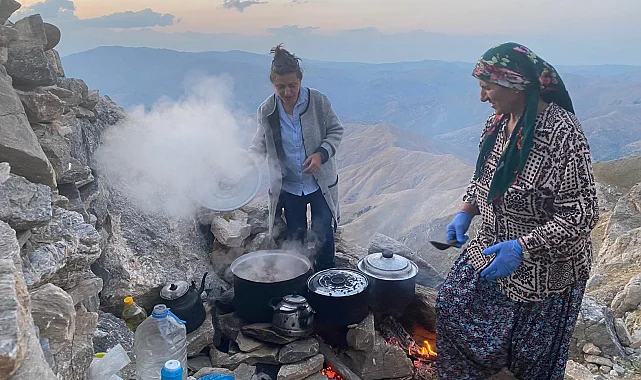 Sason'lu Ermeniler Mereto zirvesinde mum yakıp dua etti