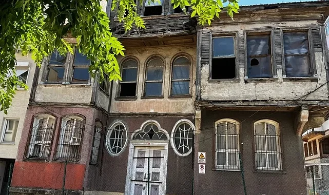 Setbaşı'ndaki bu bina, tehlike yaratıyor