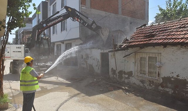 Yıldırım'da metruk binalara karşı çalışmalar devam ediyor
