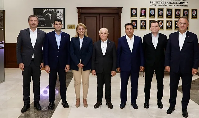 3. Bölge belediye başkanları Büyükçekmece'de buluştu