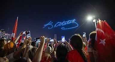 500 dron Körfez'de görsel şölen yaşattı