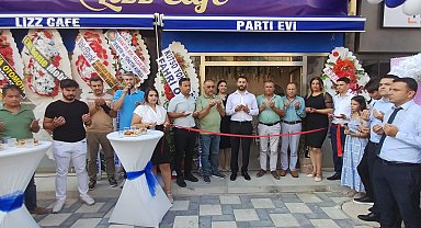 Antalya'nın Kumluca'da Lizz Cafe açıldı