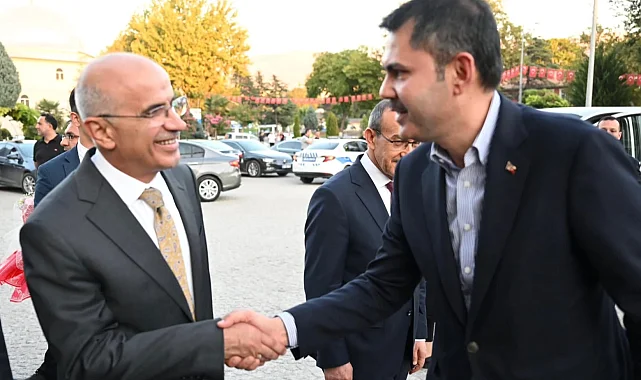 Bakan Kurum Malatya Büyükşehir Belediye Başkanı Sami Er'i ziyaret etti