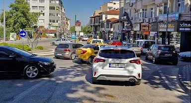 Bursa'da Çekirge Meydanı trafikle boğuşuyor