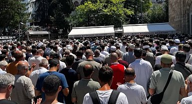Bursa'da İsmail Haniye için gıyabi cenaze namazı kılındı